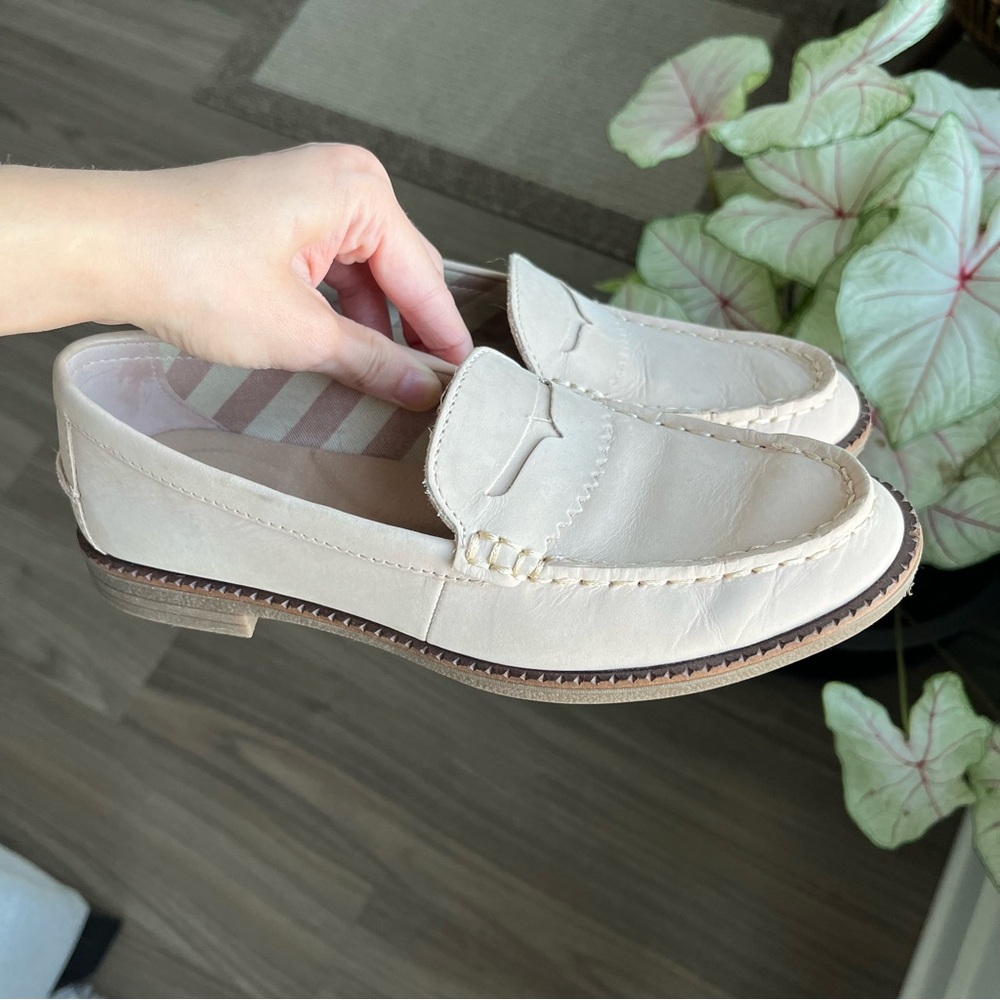 Sperry blush pink loafers size 5